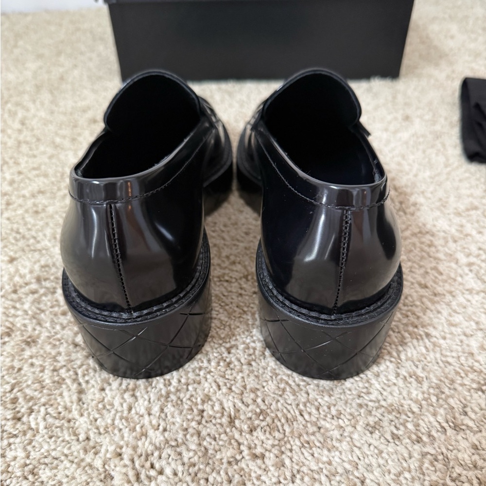 Chanel Shiny Quilted CC Mocassin Loafers Size 38.5 FULL SET - Picture 8 of 9